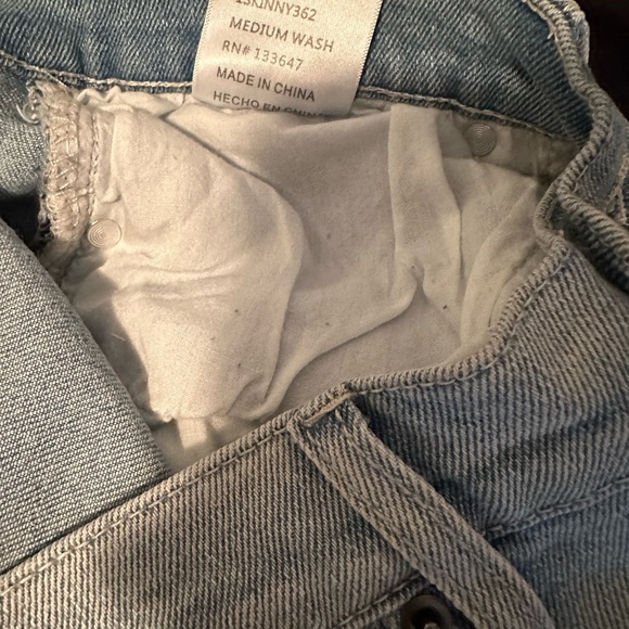Fashion Nova Patch Jeans - Picture 4 of 5